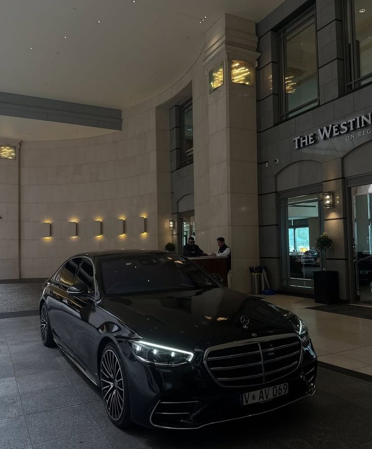 Mercedes S-Class Sedan